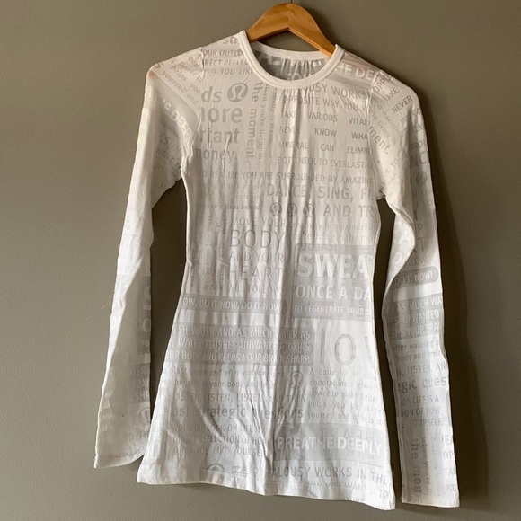 Rare!! Lululemon long sleeve manifesto tee - Picture 2 of 6